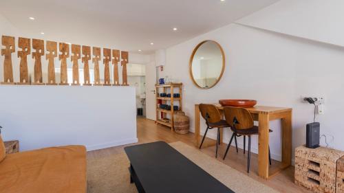 Merces Apartment | 1BDR Apartment with AC and Terrace by LovelyStay