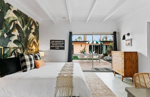 Warm Sands Hotel | 1BDR Suite, Boutique Hotel w/Pool, Spa, & Firepit