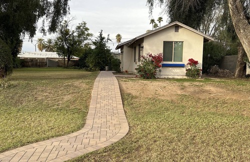 Camelback East House | 1Bed 1 Bath Guest House