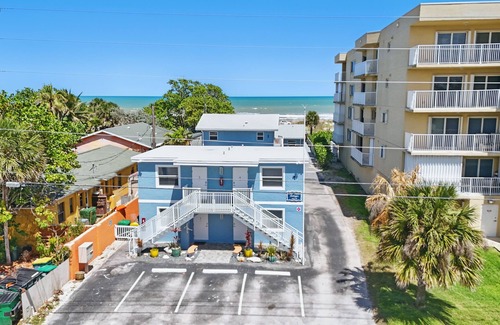Cocoa Beach Cottage | 1Bed/1Bath, Downstairs, Steps to the Ocean, Perfect for Couples!