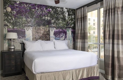 Las Vegas Resort | 1Bed/1Bath Family Friendly Vegas Resort One Mile from the Strip!