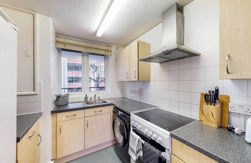 South Bermondsey Apartment | 1Bed Apt - Walking distance to Bermondsey Station