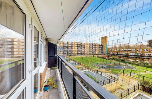 South Bermondsey Apartment | 1Bed Apt - Walking distance to Bermondsey Station
