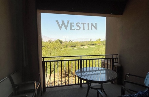 Palm Desert Condo | 1bed-room villa 820sqft with living room full kitchen at Palm Desert, CA.