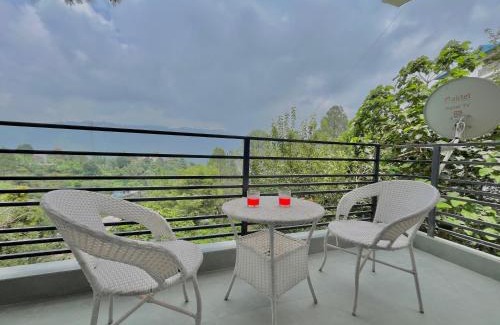 Kumarhatti Apartment | 1BHK AC APARTMENT I WITH PRIVATE BALCONY I VALLEY VIEW I ReSTAURANT I COUPLE FRIENDLY