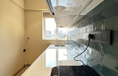 Bandra East Apartment | 1BHK Oasissta : Centrally Located with All Essentials 5 mins from Bandra