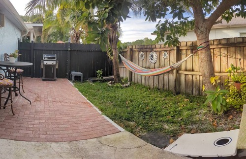 Port Saint Lucie Apartment | 1BR/1Ba Cozy Apt &Patio Private near Beach & Golf Free Parkingi Pet-Friendly