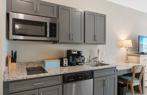 Southport Condo | 1BR/1BA Hotel Room - Pool, Elevator, Sleeps 4