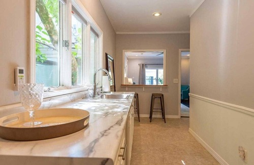 Nashville Hotel | 1BR, 1BA Luxury Hot tub Suite