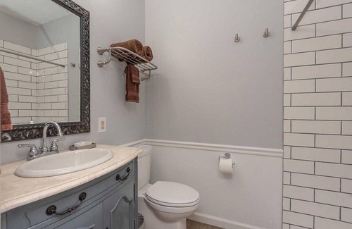 Nashville Hotel | 1BR, 1BA Luxury Hot tub Suite