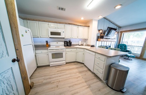 East End House | 1BR/1BA Pet-Friendly Townhome, Near State Park