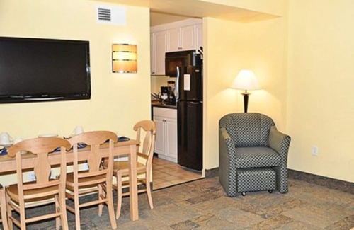 Northeast Virginia Beach Resort | 1BR 1BA sleeps four on Atlantic Ave near Rudee Inlet