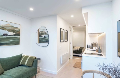 Te Aro Apartment | 1BR Alpha APT - Central Stay, Top Amenities