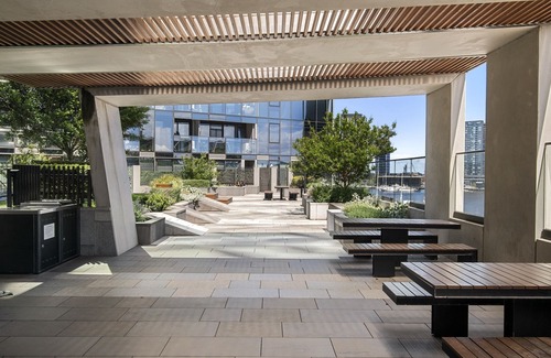 Docklands Apartment | 1BR Apartment Near CBD with Pool Access