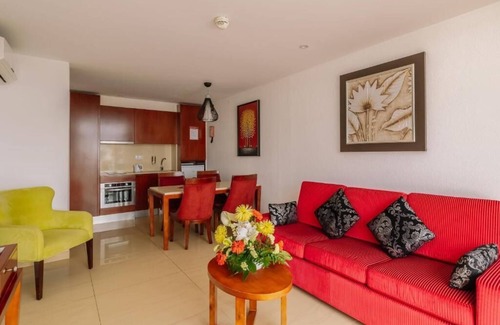 Santa Eulalia House | 1BR Apartment w/Kitchenette: Praia da Oura's Coastal Gem! Parking | 2 Units