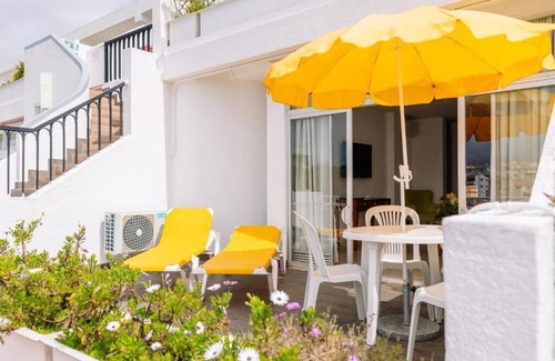 Santa Eulalia House | 1BR Apartment w/Kitchenette: Praia da Oura's Coastal Gem! Parking | 2 Units