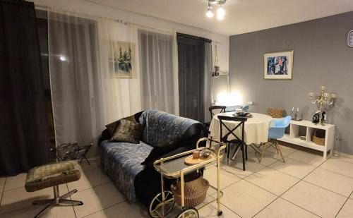 Jaffa Apartment | 1BR Apartment with Mamad Bedroom and Parking, 250 m to the Sea and Flea Market