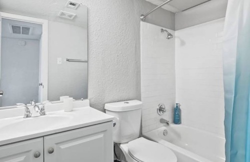 Vickery Meadow Apartment | 1BR APT Minutes from Topgolf