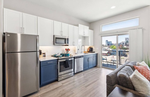 Deep Ellum Apartment | 1BR Apt with Pool, Gym, and Free Parking