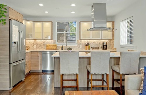 City Park West Apartment | 1BR City Park Stay, Medical District 30 Day
