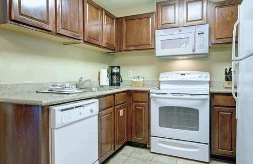 Williamsburg Condo | 1br Colonial Condo in Williamsburg & Family Fun!