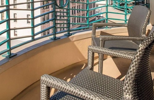Gaslamp Quarter Condo | 1br Condo Gaslamp Quarter & Theme Parks!