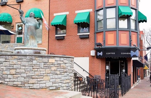 Mount Adams Apartment | 1BR Condo Steps to the Monastery, Cafes, and More