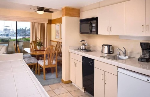 Pierpont Bay Condo | 1br+ Condo W/CA Family Vacation Fun!