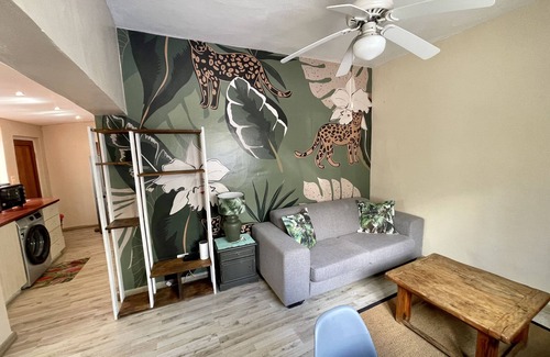 Cape Town City Centre Cottage | 1BR Cottage Pvt Entry, Load Shed Ready, Book Now!