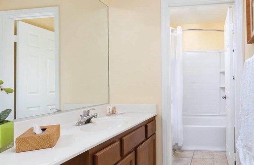 Anaheim Resort Condo | 1br Deluxe Condo Beach, Boating, Theme Parks!