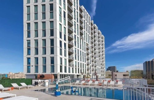 Civic District Condo | 1br Deluxe Condo Rooftop Pool Austin Skyline Views!