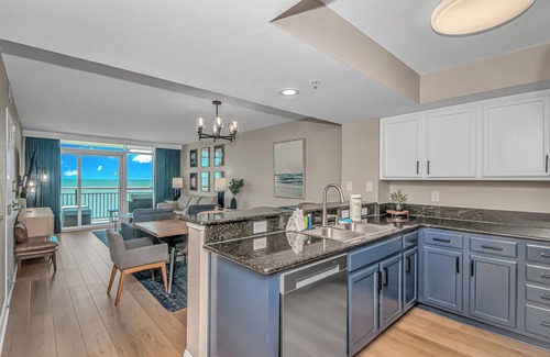 Downtown Myrtle Beach Apartment | 1BR Direct Ocean Front Suite Newly Renovated!