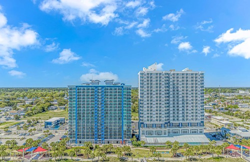 Downtown Myrtle Beach Apartment | 1BR Direct Ocean Front Suite Newly Renovated!