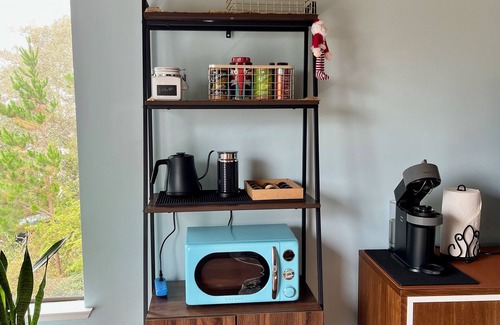 Northeast Carmel House | ☆1BR Dog friendly monthly gateway w/Carmel Valley Views +mins from Carmel Beach