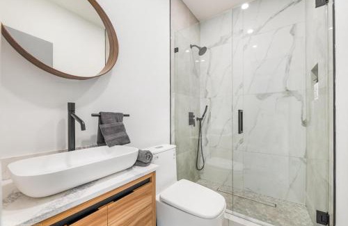 Coral Terrace Apartment | 1BR Downtown Apt Sleeps 3, Modern Bath & Kitchen L10B