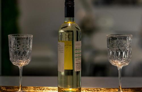 Coral Terrace Apartment | 1BR Downtown Apt Sleeps 3, Modern Bath & Kitchen L10B