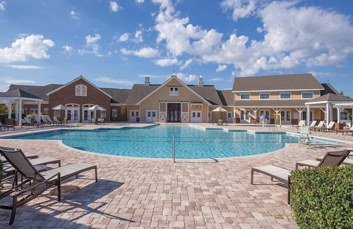 Williamsburg Condo | 1br DX Condo nestled in Historic Williamsburg!