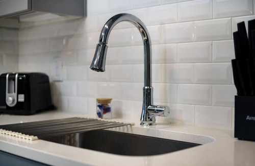 Southtown Apartment | 1BR Escape w/ Pool & Gym Access Near Riverwalk