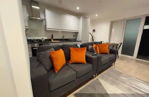 Woking Apartment | 1BR Flat in the Heart of Central Woking - Unit 8