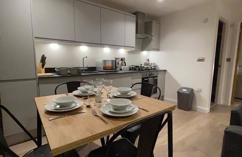 Woking Apartment | 1BR Flat in the Heart of Central Woking - Unit 8