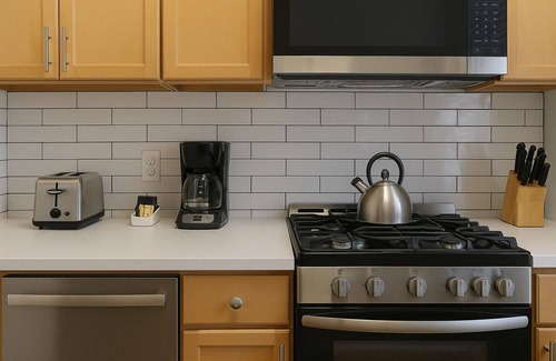 West Lakeview Apartment | 1BR Fully Equipped & Central