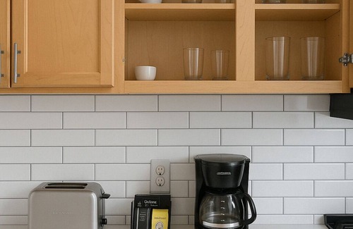 West Lakeview Apartment | 1BR Fully Equipped & Central