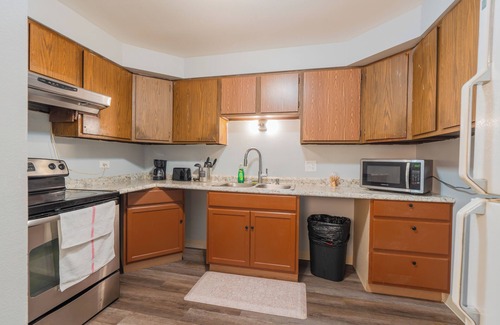 West Ridge Apartment | 1BR Gem in Prime, Vibrant Location Walk To Dining and Shops