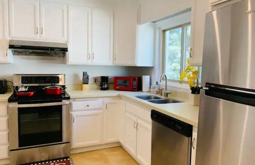 Castro Valley Apartment | 1BR Guest Unit w/AC/Free Parking/Free Laundry