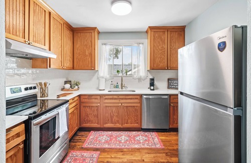 Riverside Apartment | 1BR Historic Riverside Gem | Close to Hospitals