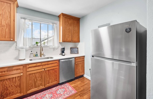 Riverside Apartment | 1BR Historic Riverside Gem | Close to Hospitals