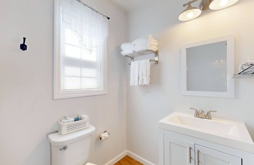 Lower Township House | 1BR King Bed Sofa Bed Sleeps 4 POOL - 13