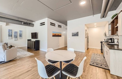 LoDo Apartment | 1BR LoDo 30+: Warehouse Loft Parking, Gym, Rooftop