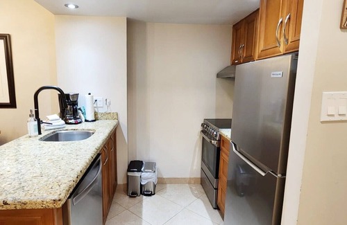 Upper Village Condo | 1BR | Marquise | Dog Friendly | Close to Ski Hill | Pool | Sauna | Hot Tub | Fitness Suite | A/C