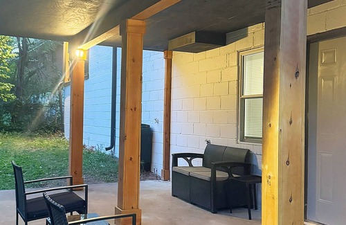 Decatur House | 1BR Oasis Escape in SE Atlanta